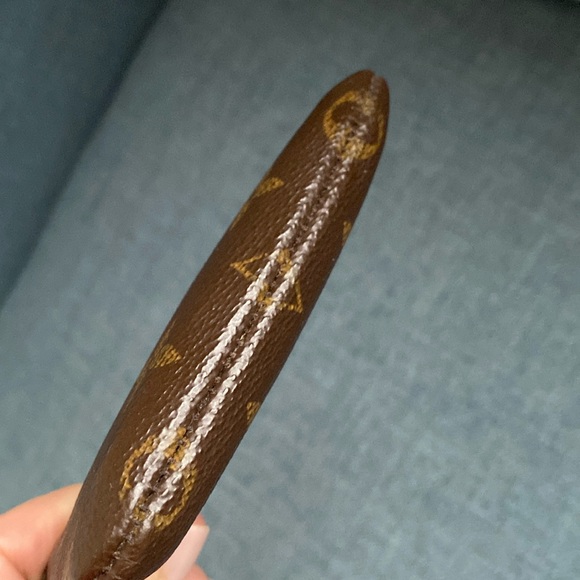 Louis Vuitton Monogram Key Pouch - Picture 11 of 16